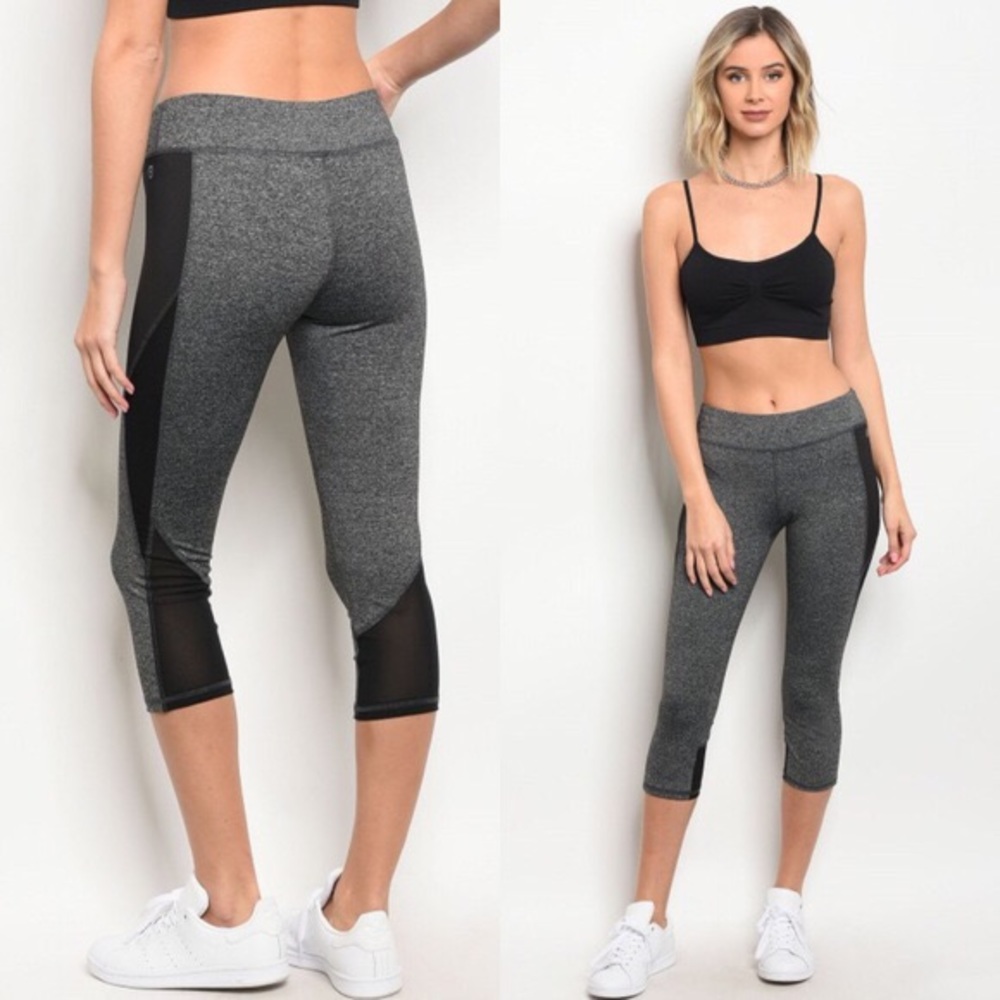 Black/charcoal Capri Athletic Leggings